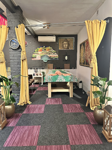 afbeelding salon binnen massageruimte 2
