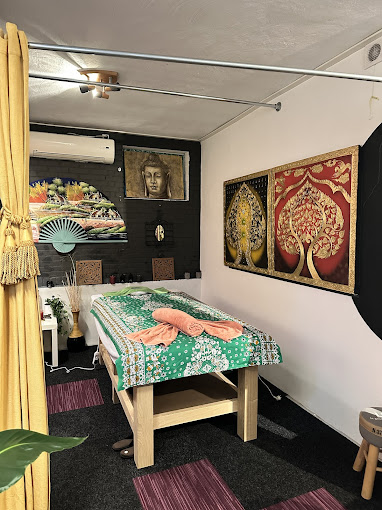 afbeelding salon binnen massageruimte 2